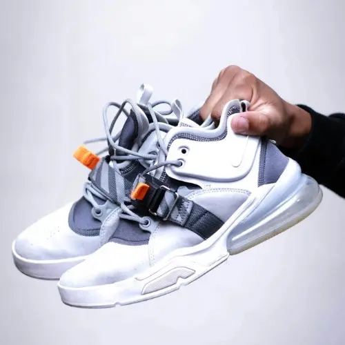 高筒場地抓地鞋